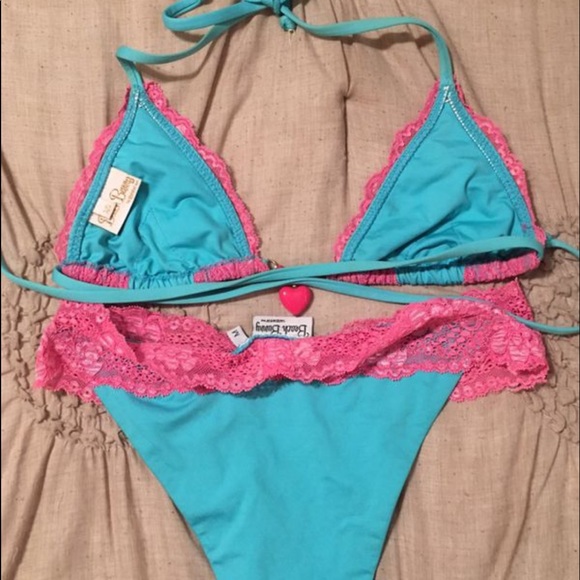 Beach bunny bikini - Picture 2 of 3